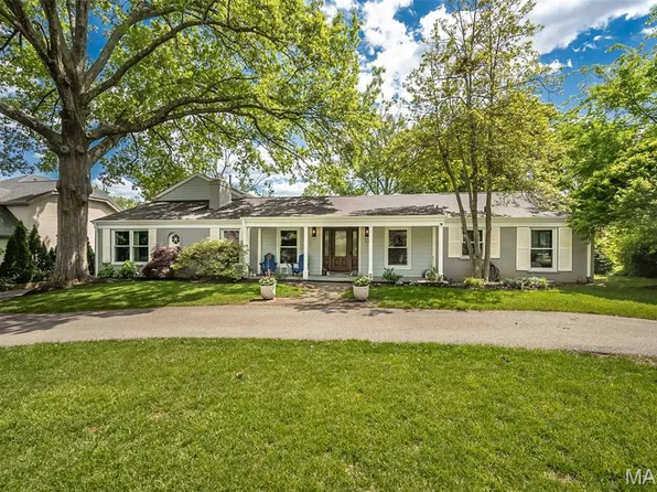17 Colonial Hills Pkwy, Saint Louis, MO 63141