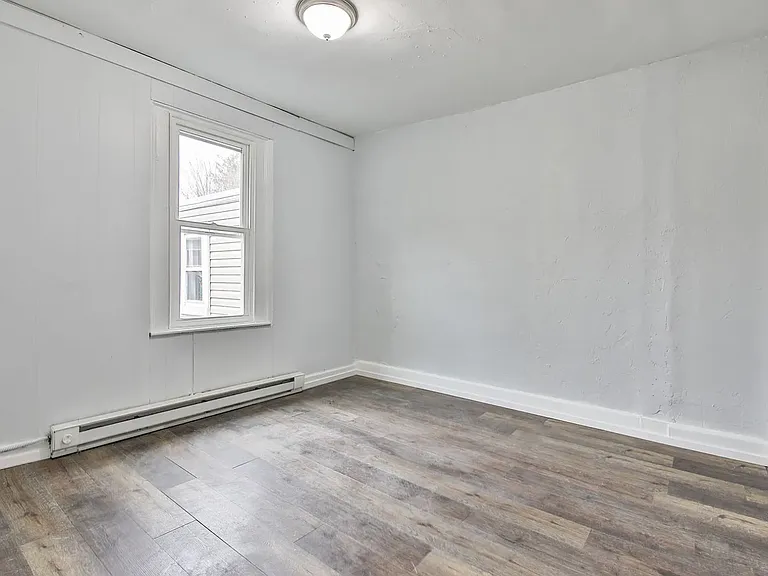 727 Front St #2 — Photo 7