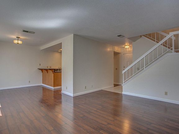 5th image of 50 Raindance Ct