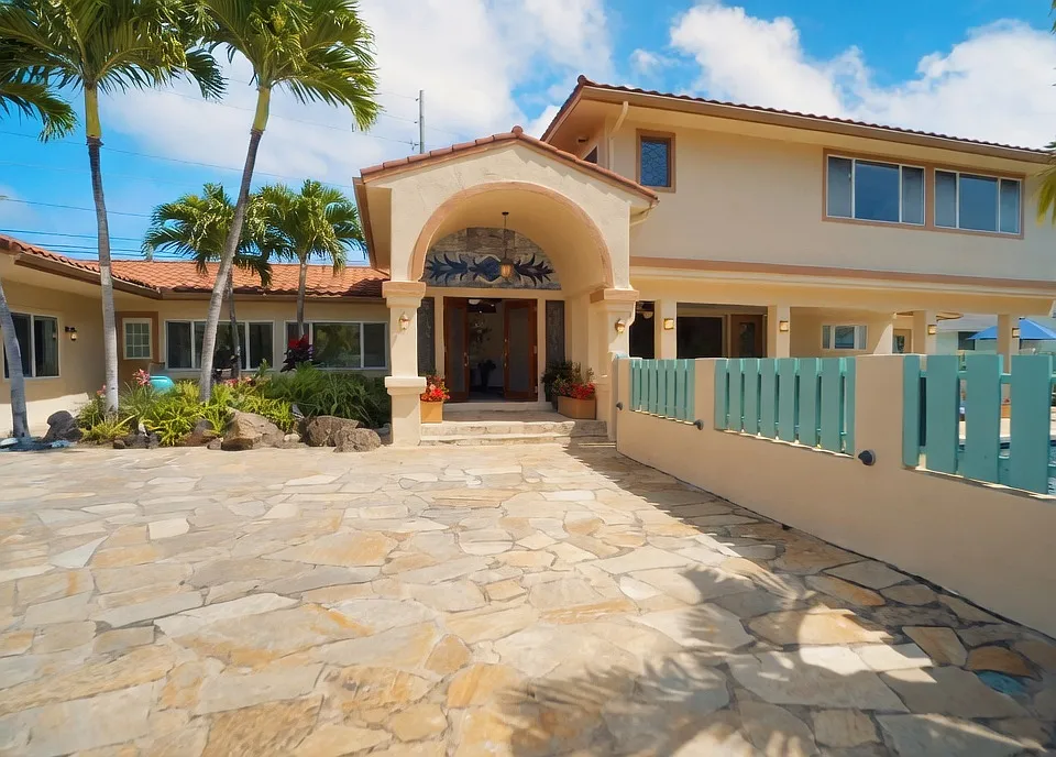 238 Portlock Rd