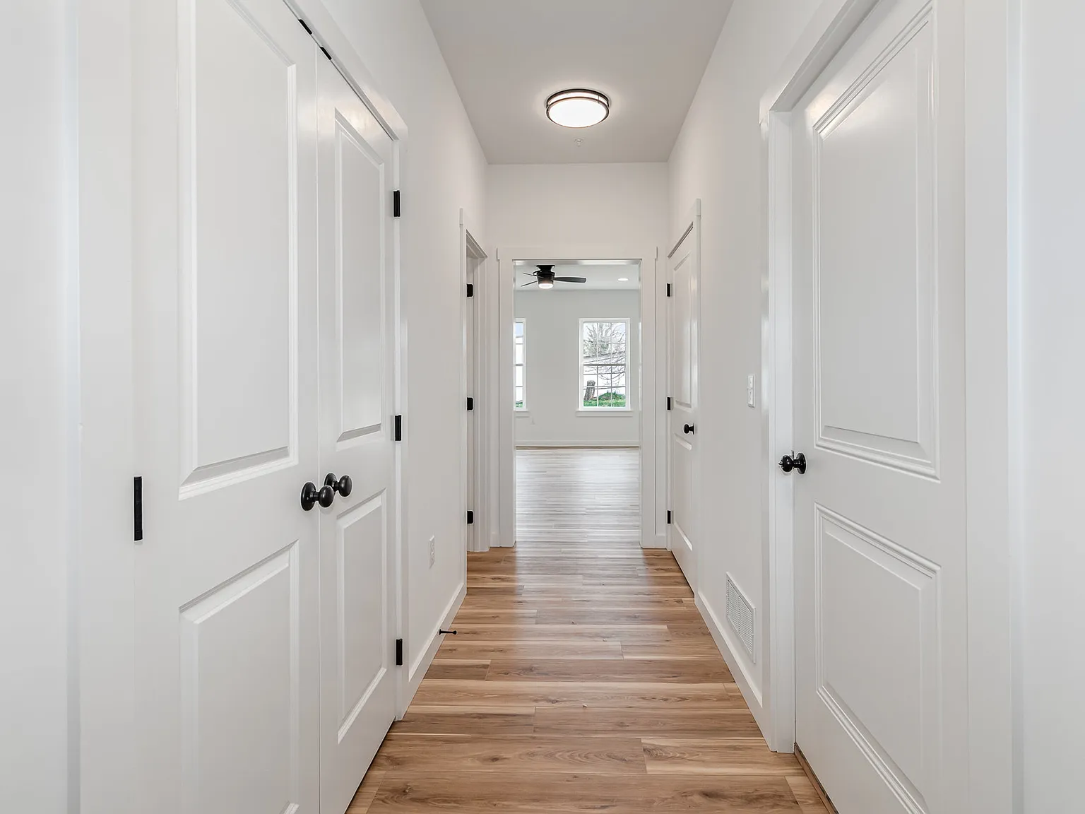 3 bed, 2.5 bath, 1584 sqft, $2,350 — Photo 3