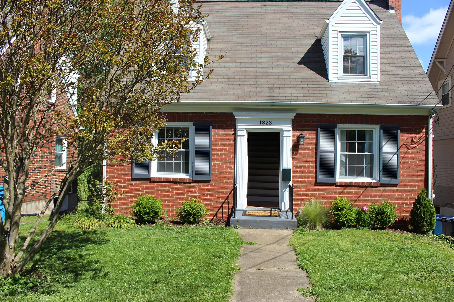1823 Maiden Ln SW photo 1