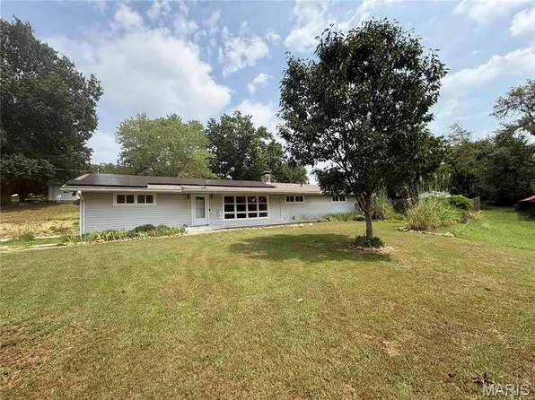 1020 Walnut St, Cabool, MO 65689