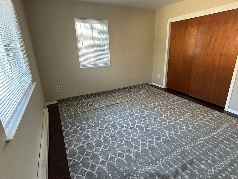 274 Lake Shr E #C — Photo 16