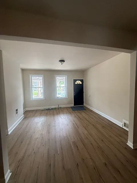 4 bed, 1620 sqft, $2,200 — Photo 2