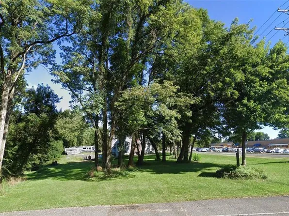 21 St Joseph Boulevard, Port Ewen, NY 12466