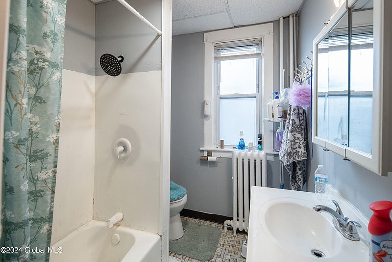 5th image of 402 2ND Avenue