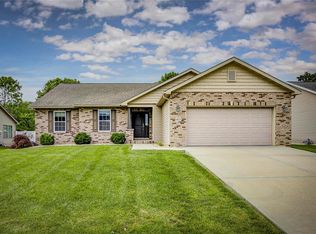 1405 Winchester Grove Ct, O'Fallon, IL 62269