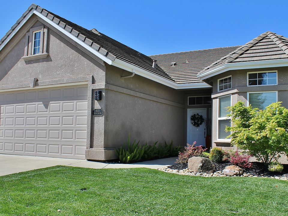 1st image of 833 Golden Oak Dr