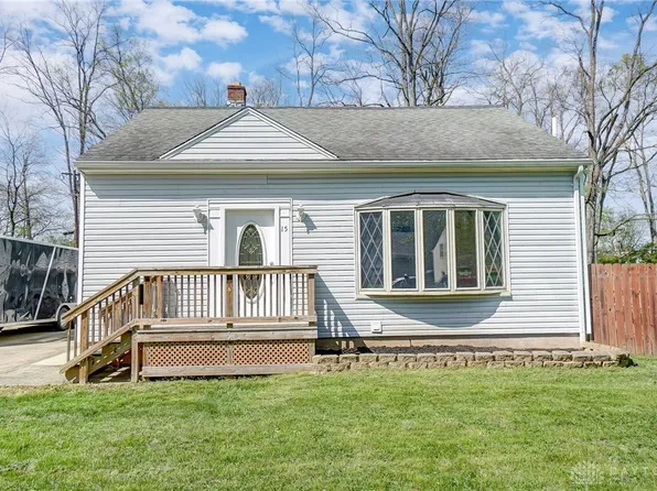 15 Maple Hill Dr, West Carrollton, OH 45449