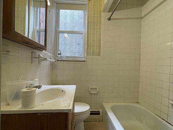 3rd image of 1139 Dufur St