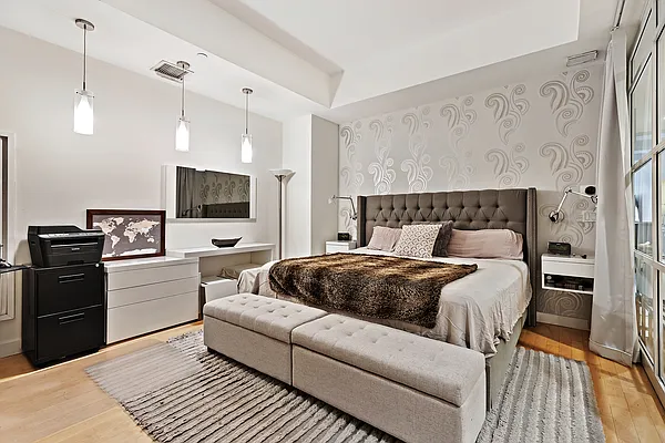 Sold by Compass | media 5