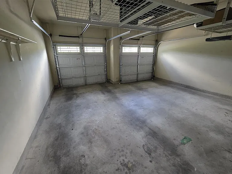 7901 Southwest Pkwy #15 — Photo 17