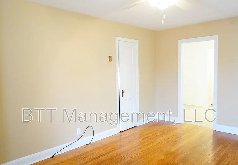 8210 Greenwood Ave #4 — Photo 14