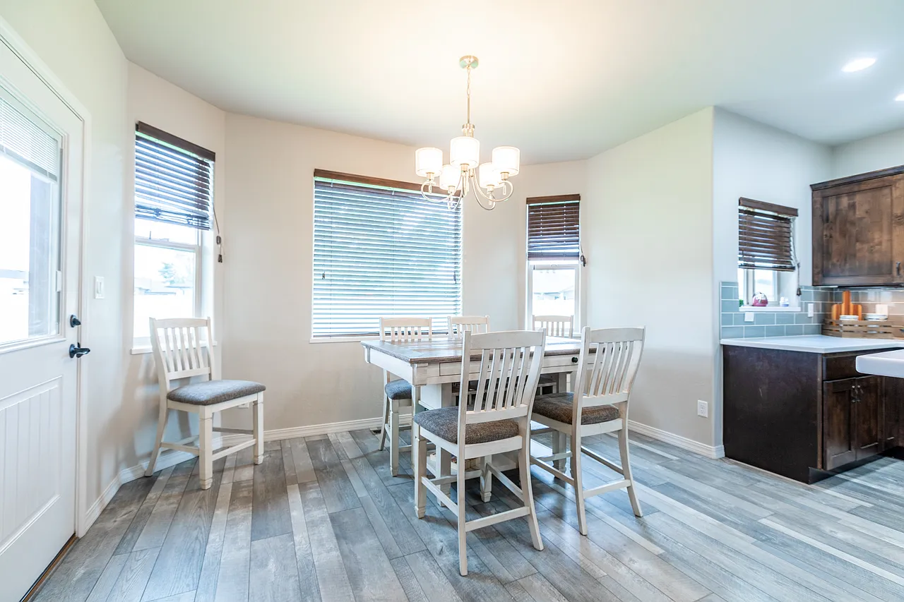4 bed, 2124 sqft, $2,800 — Photo 2