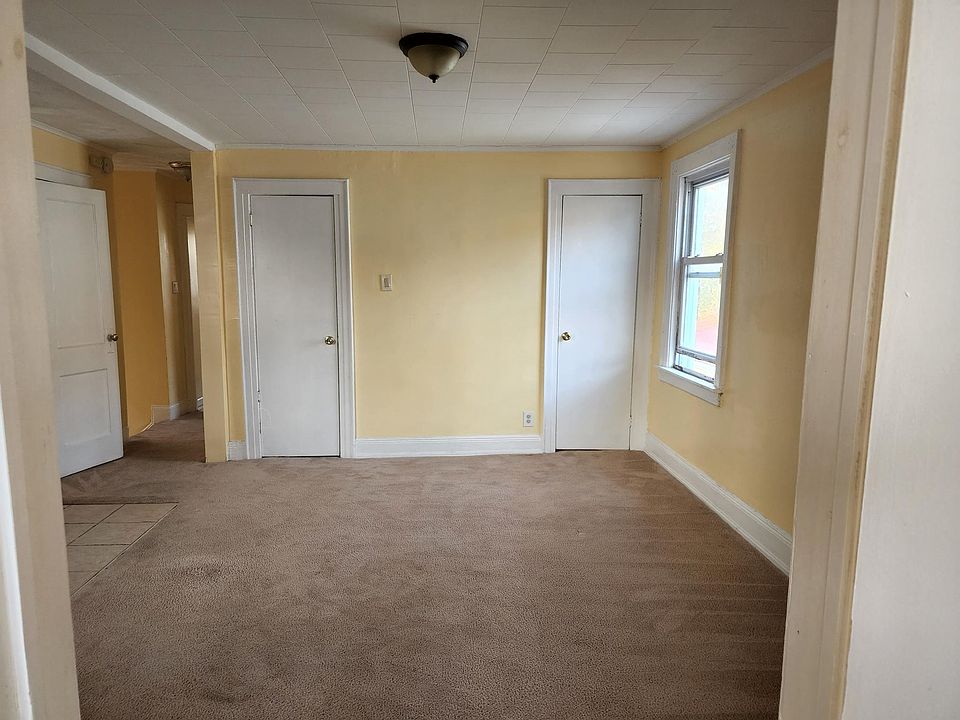 2nd image of 22855 Mentone Ave Floor 2