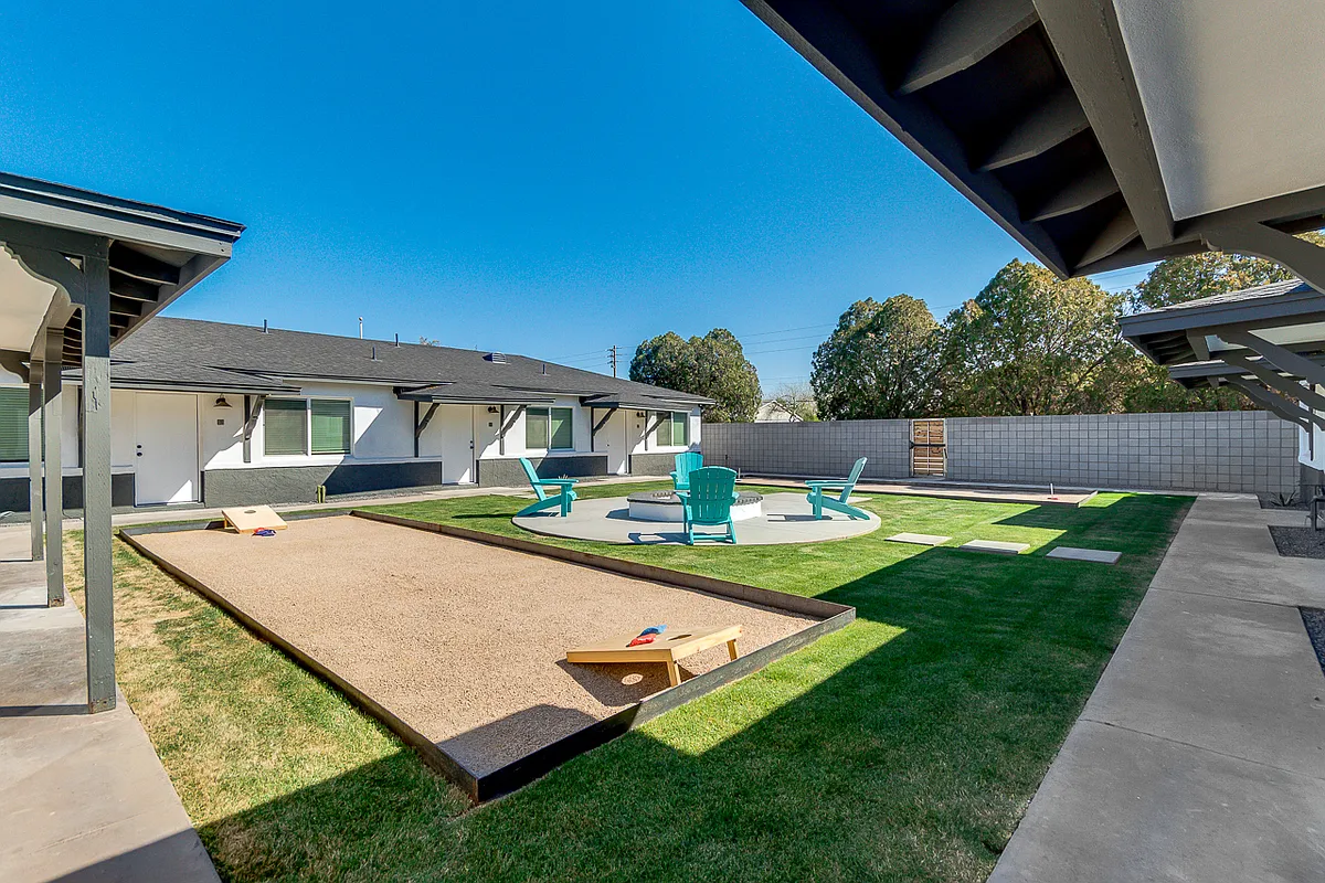 Building Photo - 2512 E Thomas Rd #1