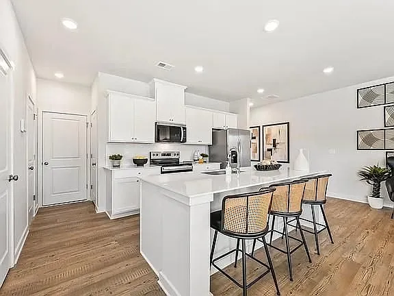 3 bed, 3.0 bath, 1855 sqft, $2,150 — Photo 2