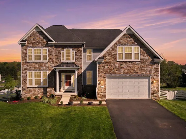 445 Holland Dr, Martinsburg, WV 25403