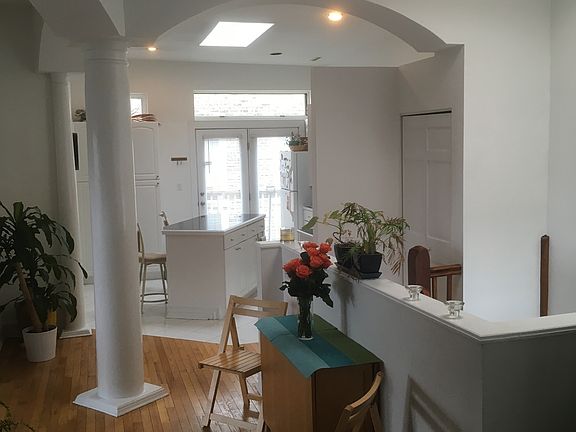 2nd image of 4018 N Ashland Ave #10