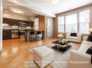 224 E 44th St #3, Chicago, IL 60653