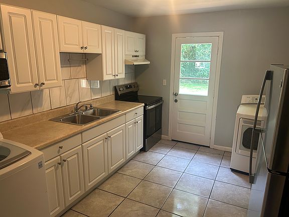 4th image of 9270 Chelsea Ave #B