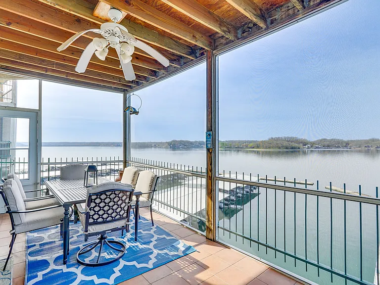 200 E Harbour Towne Dr #E203 — Photo 2