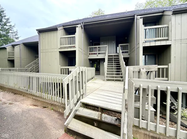 9328 S Lake Ridge Dr #62, Bloomington, IN 47401