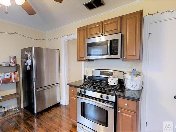 2nd image of 21 Chandler St #A2