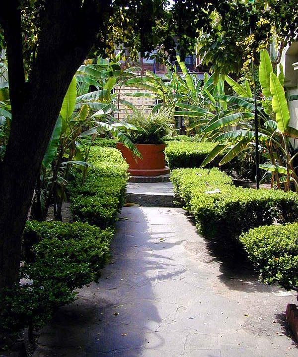 A peek inside the Spanish courtyard.