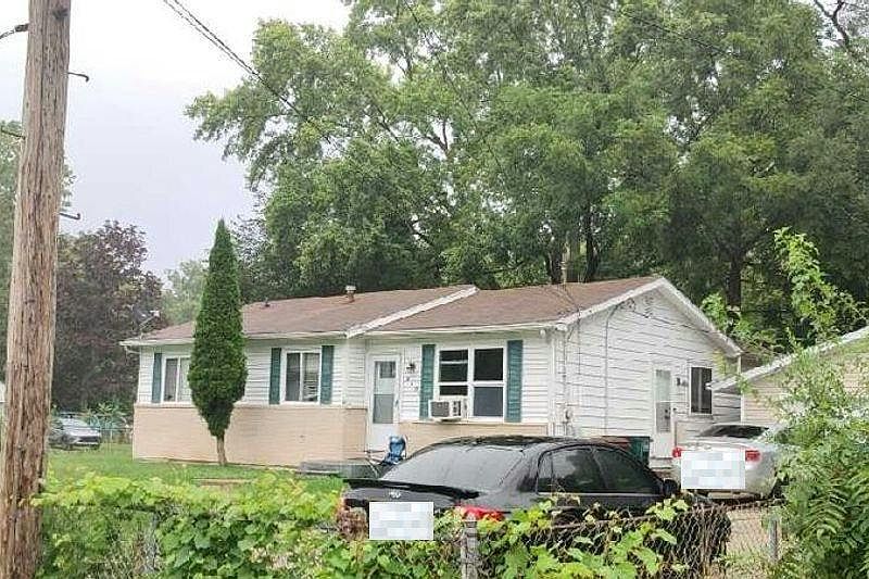 2nd image of 4405 Ingham St