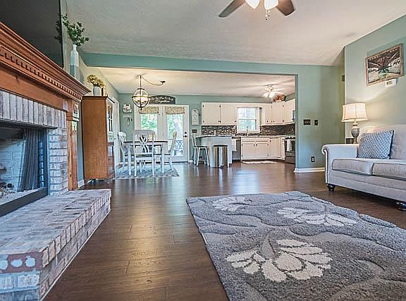 5th image of 114 Saint Michaels Ln