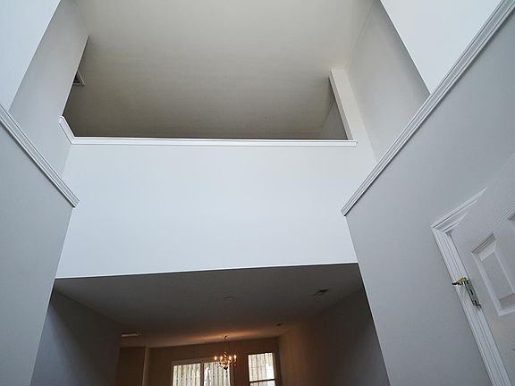 4th image of 2435 Scholar Ln