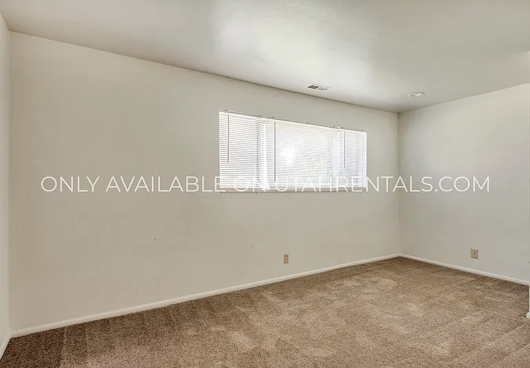1760 N Willowbrook Dr #LEFT — Photo 9