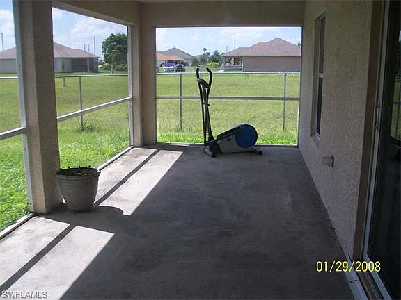 4th image of 2833 NE 2nd Pl