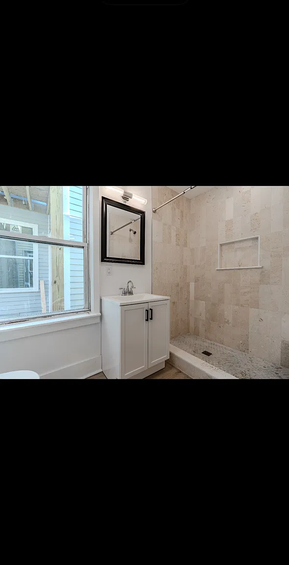 3 bed, 1000 sqft, $2,700 — Photo 3
