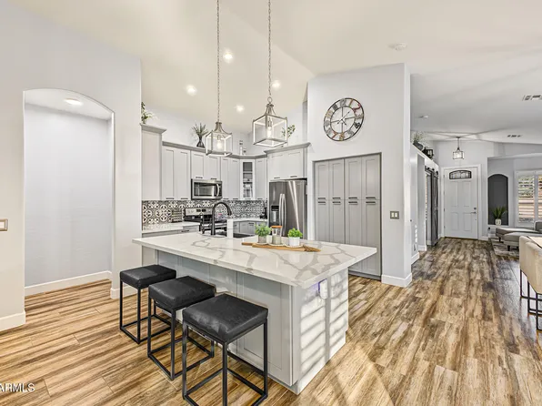 3240 S CASCADE Place, Chandler, AZ 85248