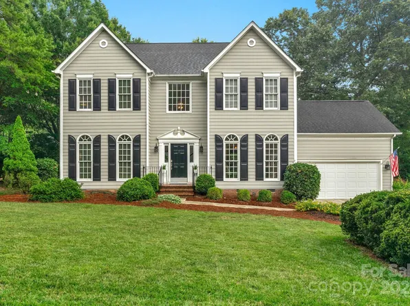 5425 Flowering Dogwood Ln, Charlotte, NC 28270