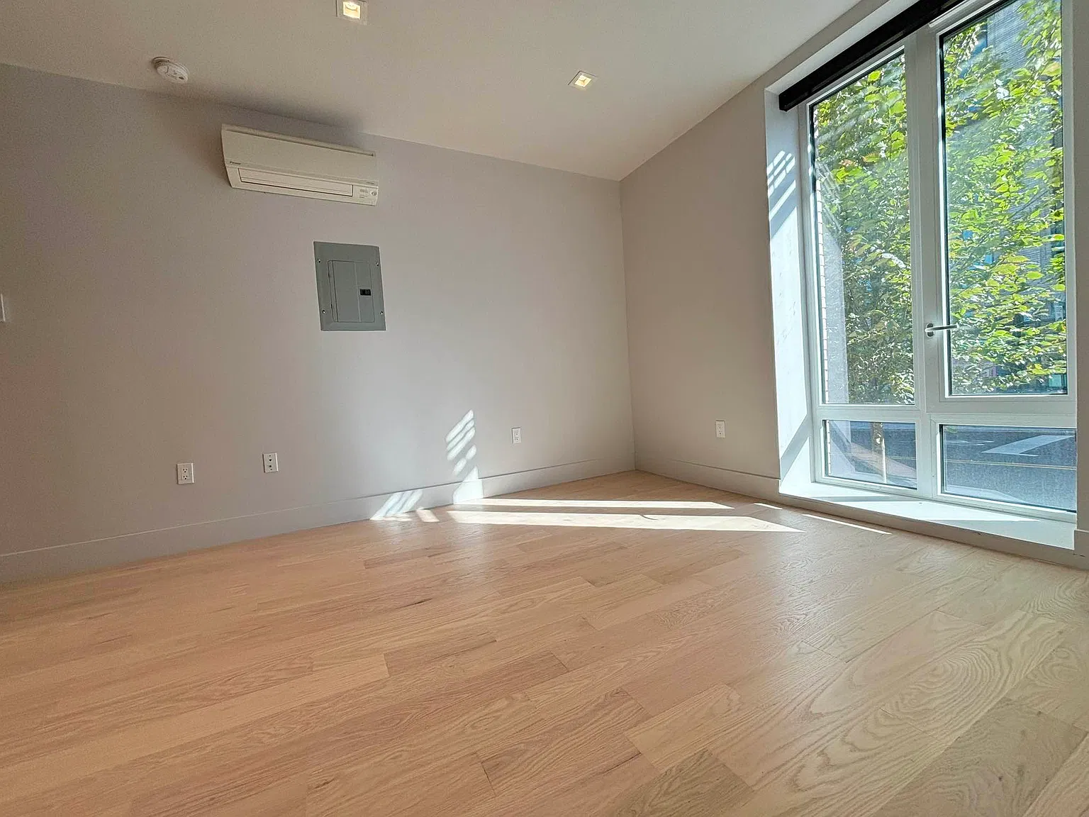 193 Greenpoint Avenue — Photo 3
