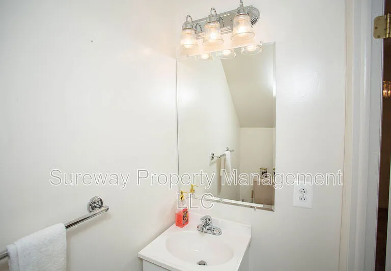 2147 Harbour Dr — Photo 21