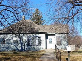 746 E 3rd St, Minden, NE 68959