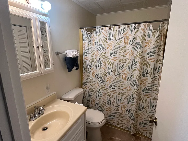463 Caribbean Dr E — Photo 9