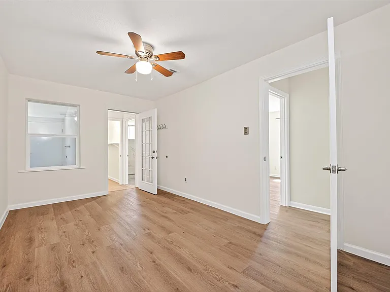 7950 Longridge Dr — Photo 28