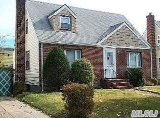 230 Dorchester Rd S, Garden City, NY 11530