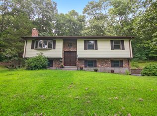 80 Van Cedarfield Rd, Colchester, CT 06415