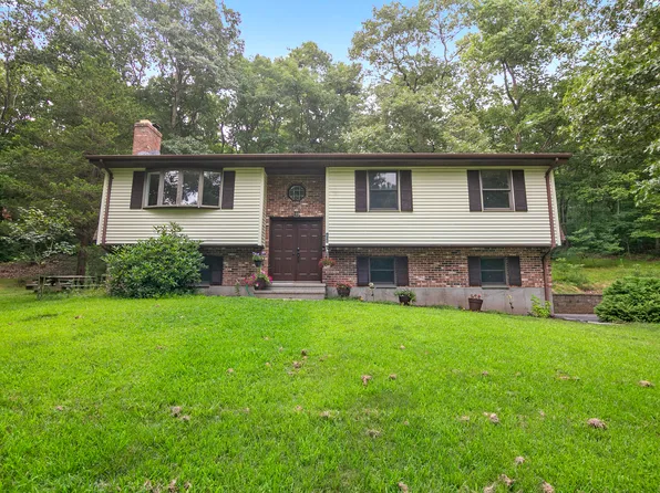 80 Van Cedarfield Road, Colchester, CT 06415