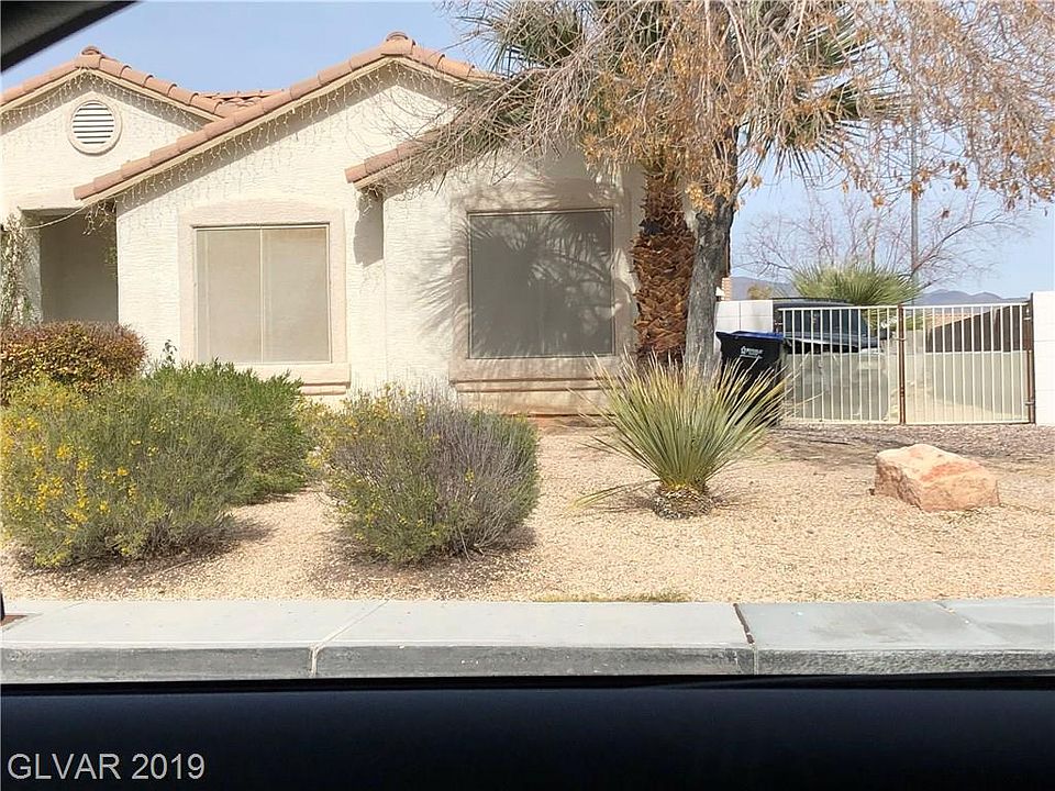 2nd image of 102 Queenswreath Dr