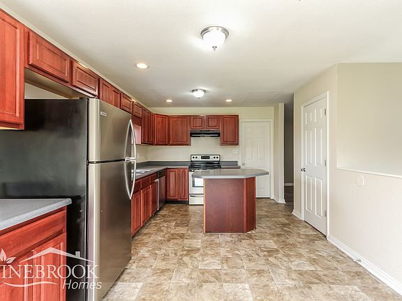 5th image of 2608 Braxton Dr