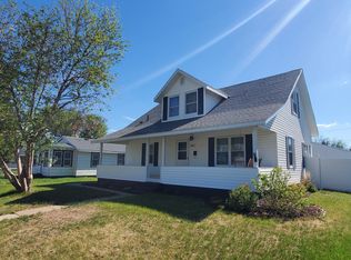 820 8th Ave W, Williston, ND 58801