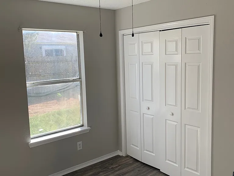 228 NW J St — Photo 18